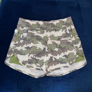 Camo Avia small shorts with bike shorts liner